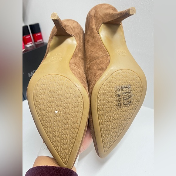 Michael Kors ,8.5 heel - Picture 3 of 3